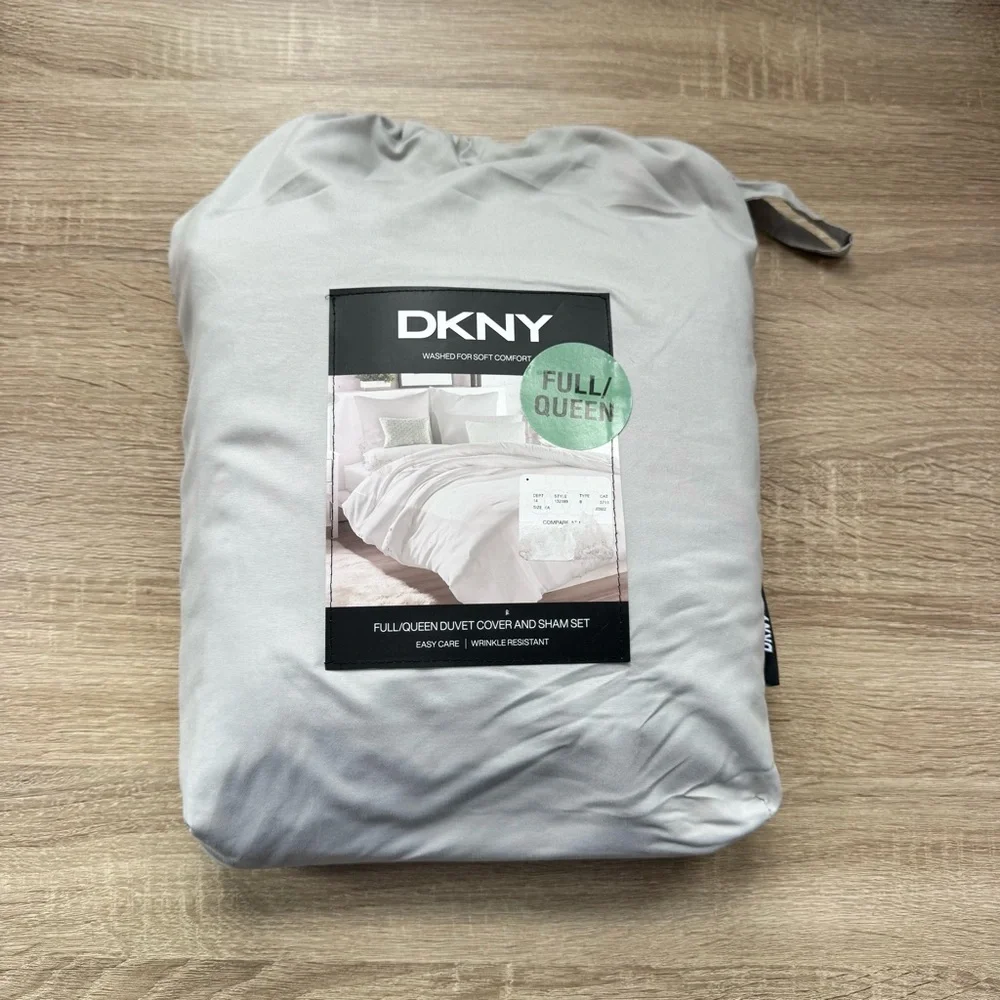 New DKNY Full/Queen Duvet Cover and Sham Set Soft Comfort Light Gray